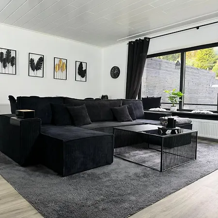 Jacks Naehe Der Seilbahn * בראונלאגה