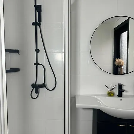 Jacks Naehe Der Seilbahn * בראונלאגה